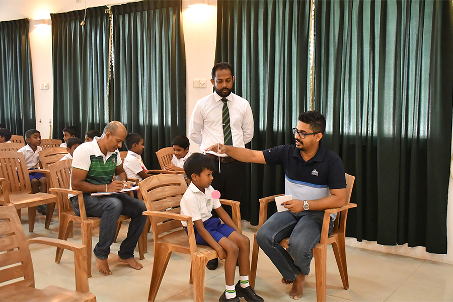 Eye clinic for grade 1 students